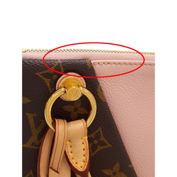 Louis Vuitton V Tote Monogram Bag - Picture 8 of 8